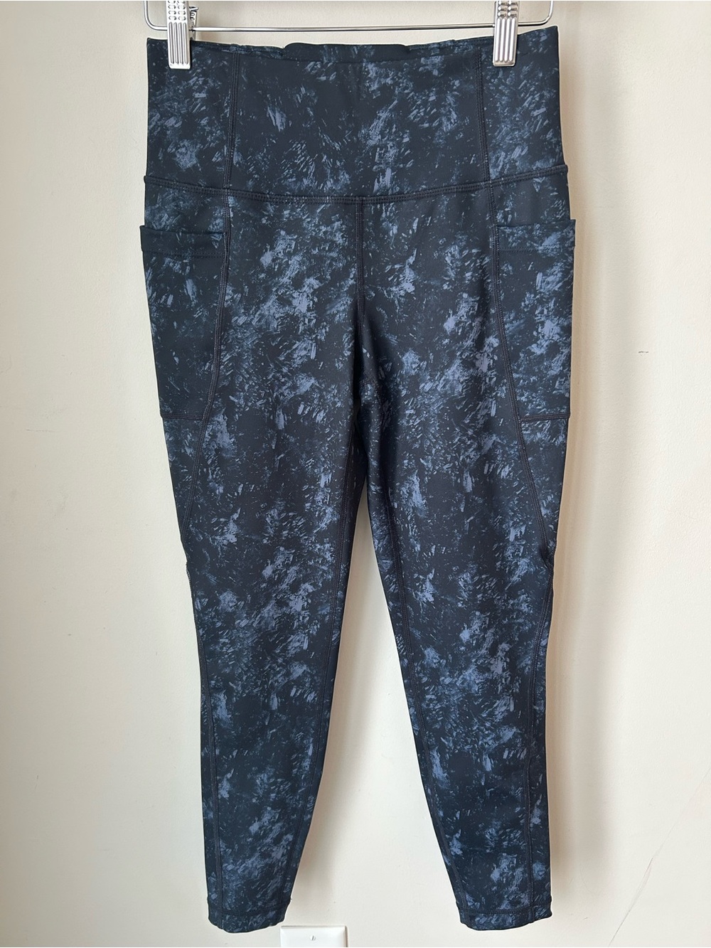 Lolë High Rise Abstract Marble Print Leggings S/P • Side Pockets